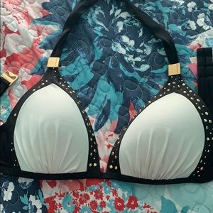 Victoria’s Secret swimsuit top size M